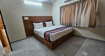S & S Hometel Rooms Room Type - Deluxe Ac Room