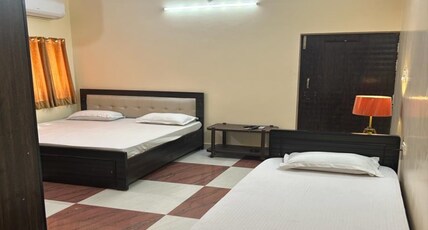SM Guest House Room Type - Family Triple Bed Room