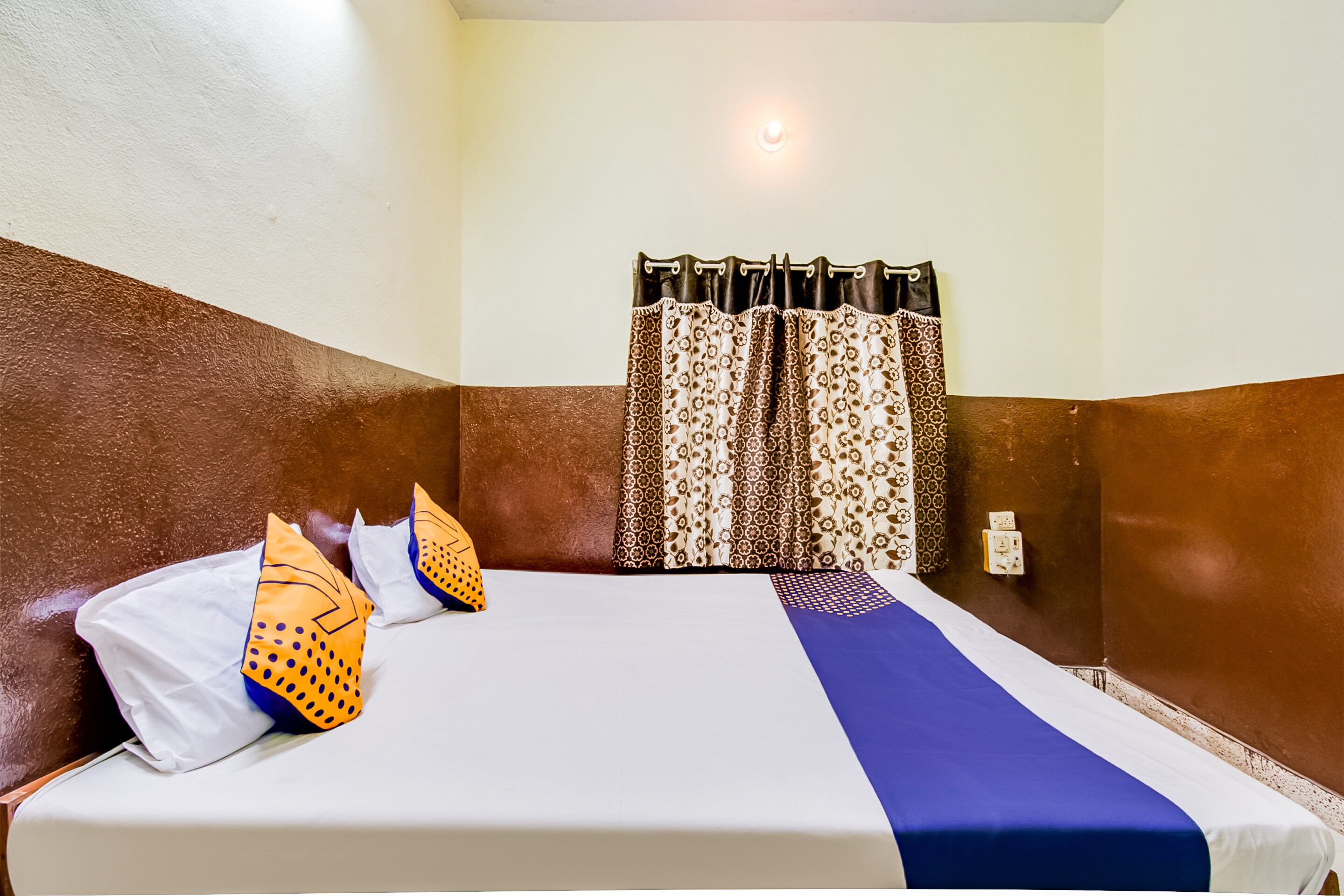 SPOT ON Hotel Sri New Sai Chandra - Tap to explore photos