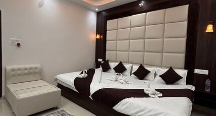 Ram Gharana Palace Room Type - Super Deluxe Four Bed  (Family) AC Room