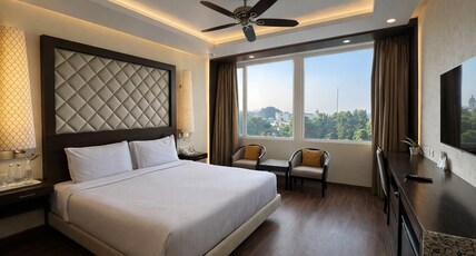 Clarks Avadh Room Type - Superior Room King Bed