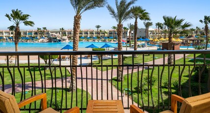 DoubleTree by Hilton Sharks Bay Resort Room Type - TWIN DLX POOL MOUNTAIN