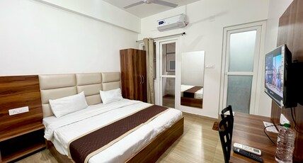 Hotel Manikut Room Type - Deluxe Private Balcony Room with Back Facing and No View (3rd Floor )