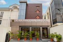 Treebo Rakshitha, Porur