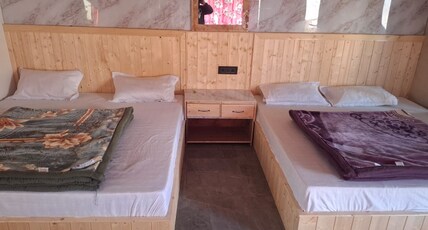 The Auli House Room Type - Semi Deluxe Triple Bed Room For 3 Pax