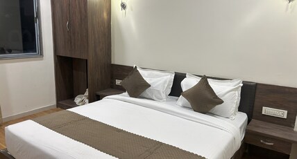Hotel Amico Fly Room Type - Deluxe Room
