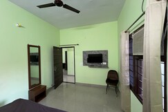 Shine Guest House