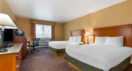 Best Western Plus Placerville Inn Room Type - 2 Queen Beds, Non-Smoking, High Speed Internet Access, Microwave And Refrigerator, Coffee Maker, Iro
