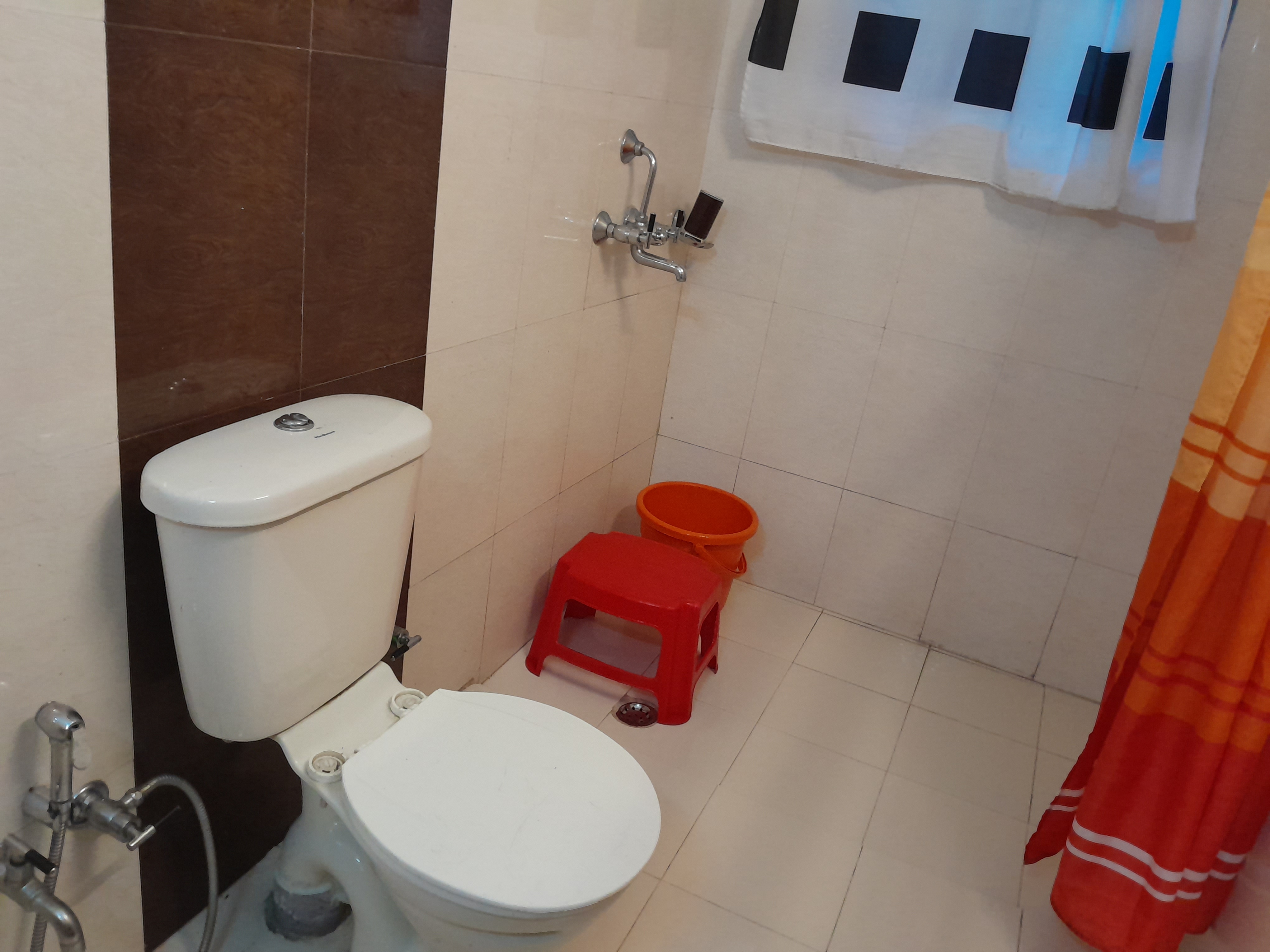 Oak villa - Tap to explore photos