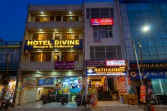 Hotel Divine