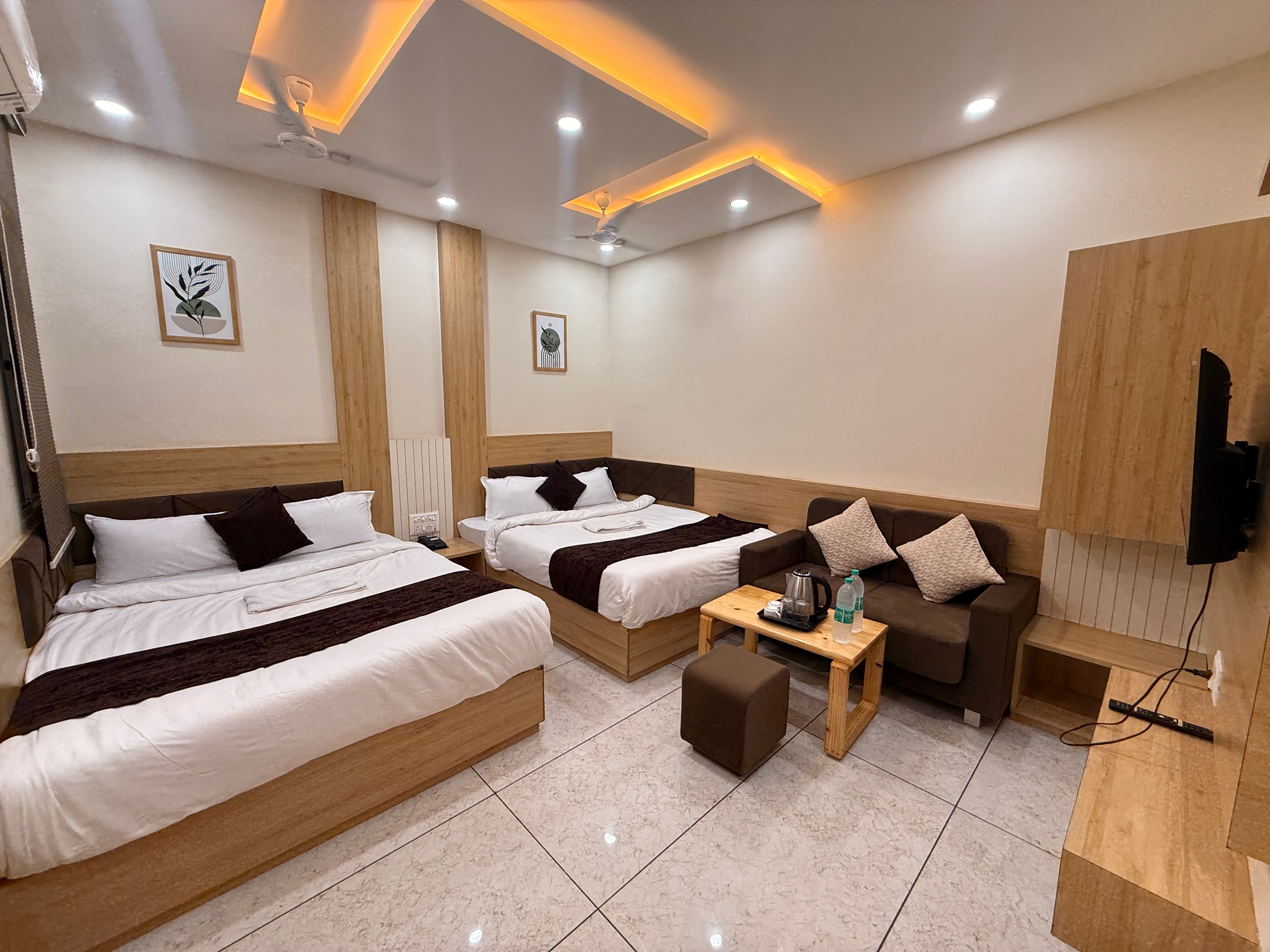 Hotel Kusum Kunj - Tap to explore photos