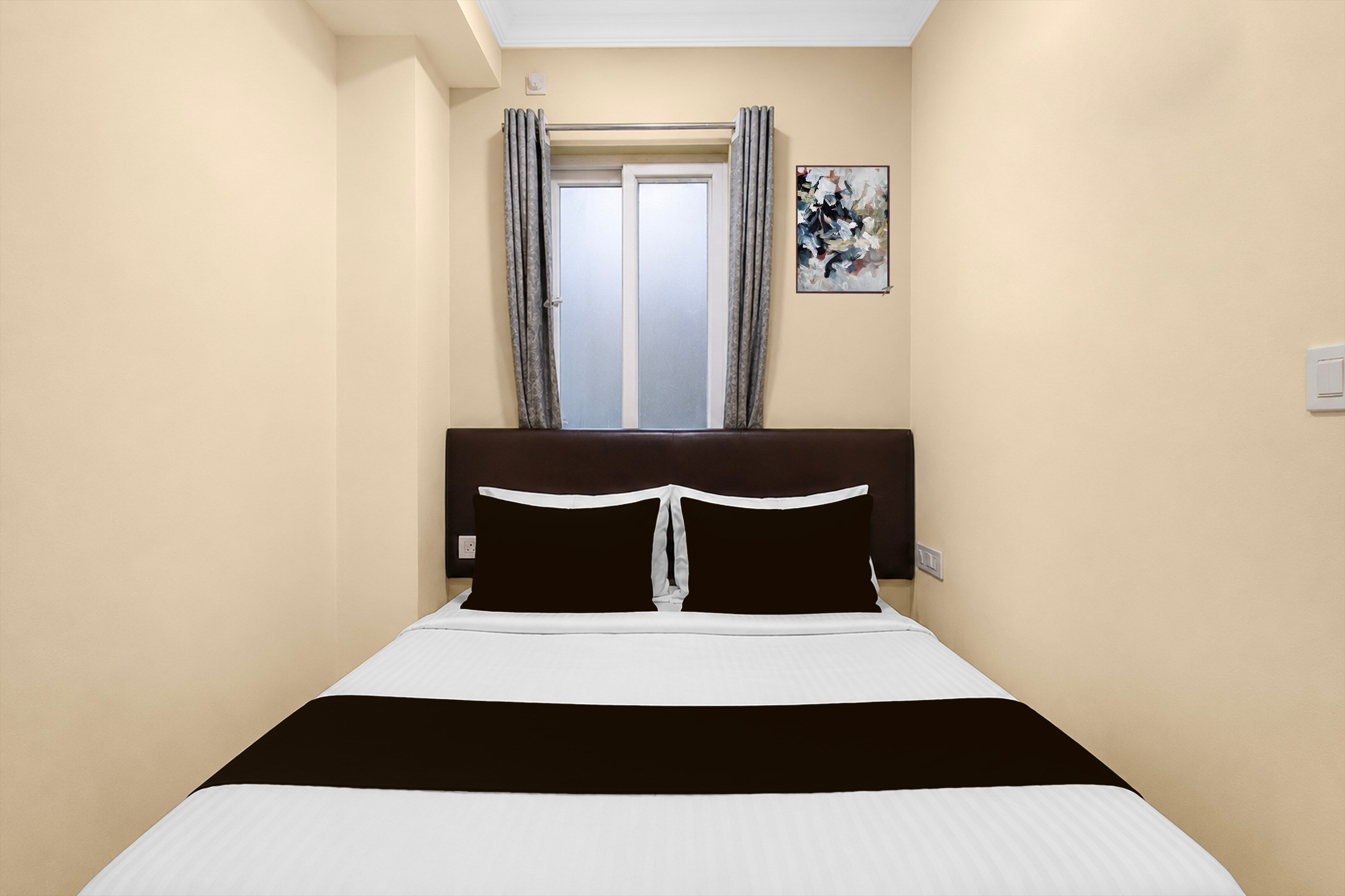 Super Townhouse Nexus Mall Hyderabad - Tap to explore photos