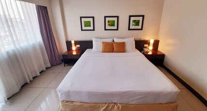 Grand Hotel Pattaya Room Type - Superior Sea View Double Room Grand Hotel Pattaya Room Type - Superior Sea View Double Room
