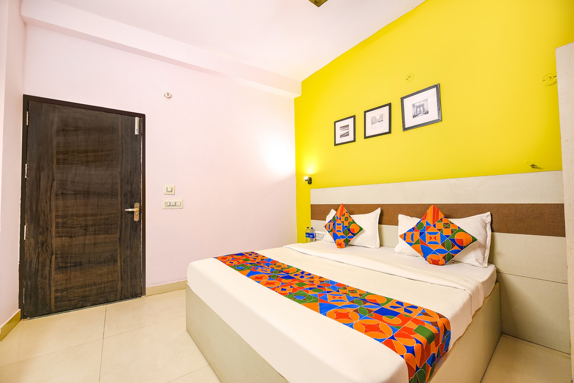 FabHotel Royal Discovery - Tap to explore photos