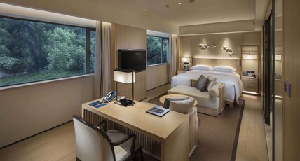 Hilton Shenzhen Shekou Nanhai Room Type - KING PREMIUM RM NANHAI WNG