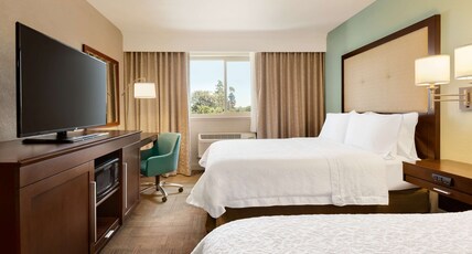 Hampton Inn Clackamas Room Type - 2 QUEEN BEDS NONSMOKING