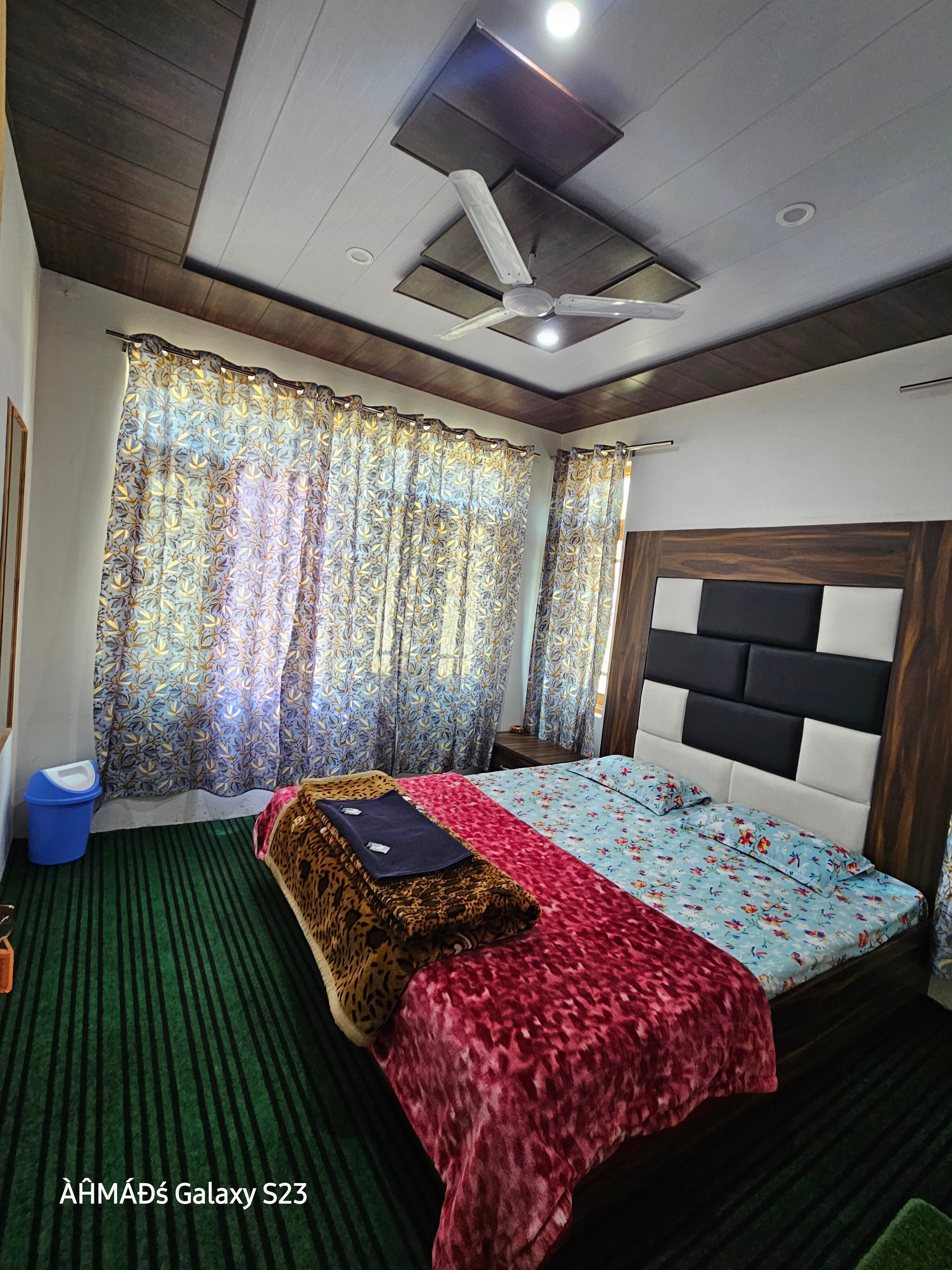 MOONLIGHT HOMESTAY - Tap to explore photos