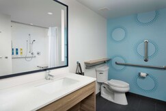 Tru by Hilton Miami Airport South Blue Lagoon