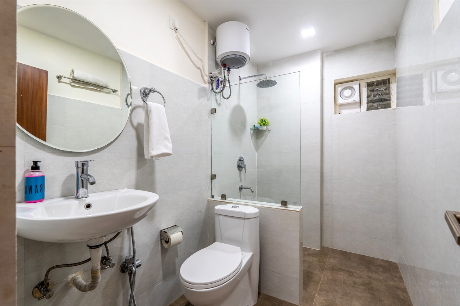 Eminent Suites And Apartment - Tap to explore photos