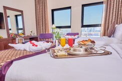 Carlton Creek Hotel