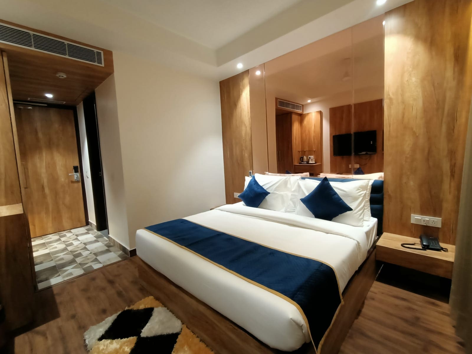 Mannat residency by iO Hotels - Tap to explore photos