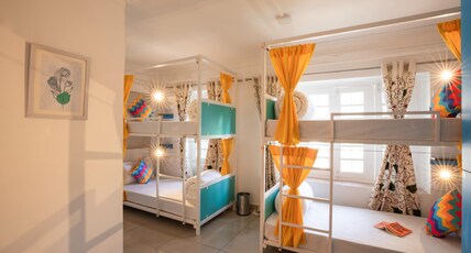 goSTOPS Srinagar Room Type - Bed in 4 Bed Mixed Dormitory AC Room with Ensuite Bathroom