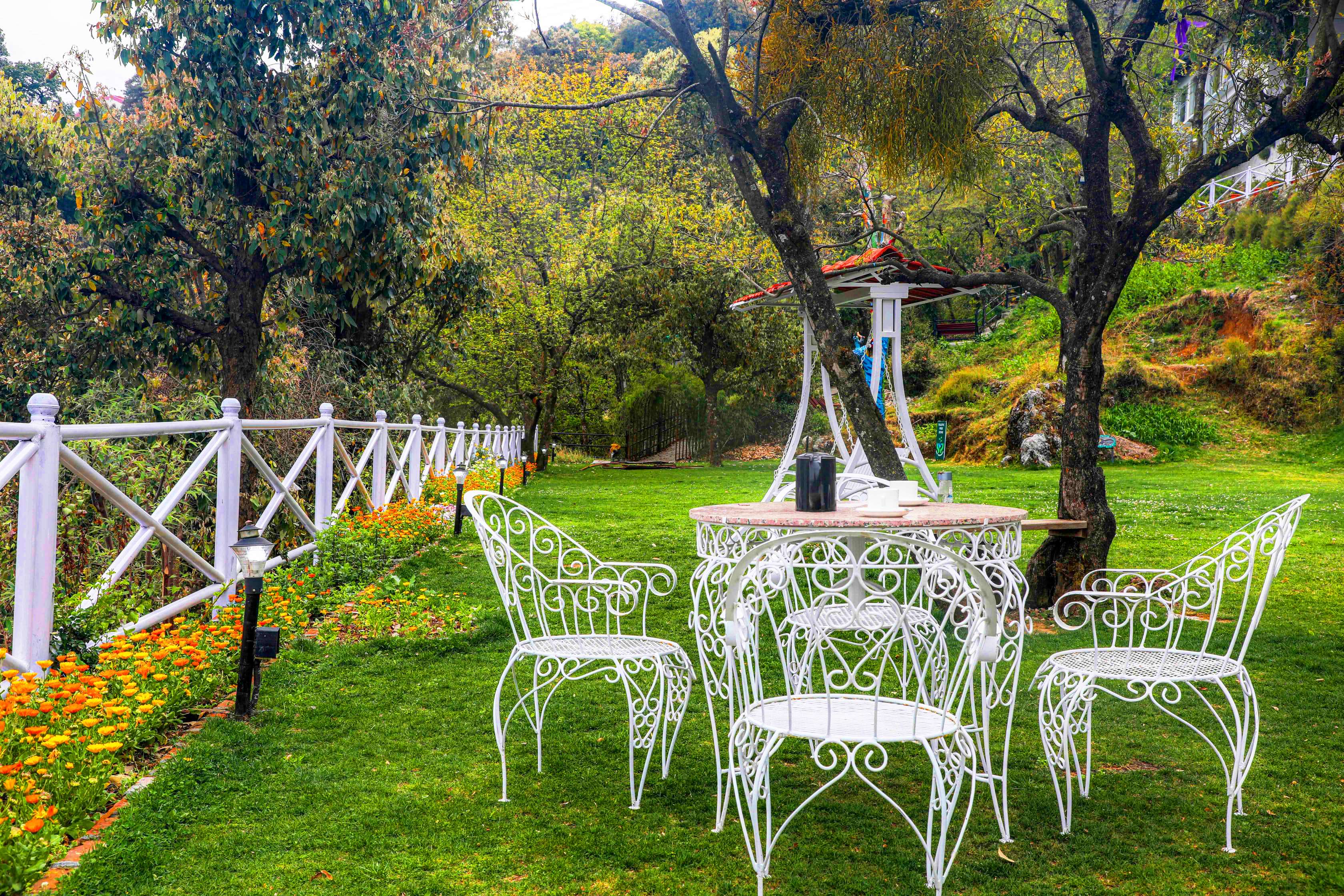 The Mountain Quail Hotel & Resort - Tap to explore photos