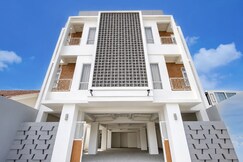 Super OYO Collection O 90023 Damar Kusumo Guest House