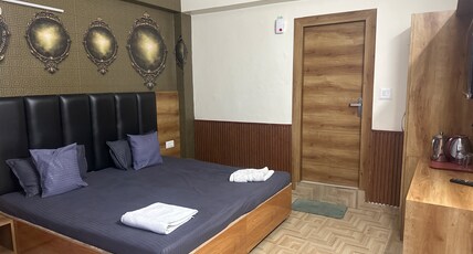 Honey N Spice Hotel & Restaurant Room Type - Bedroom 9