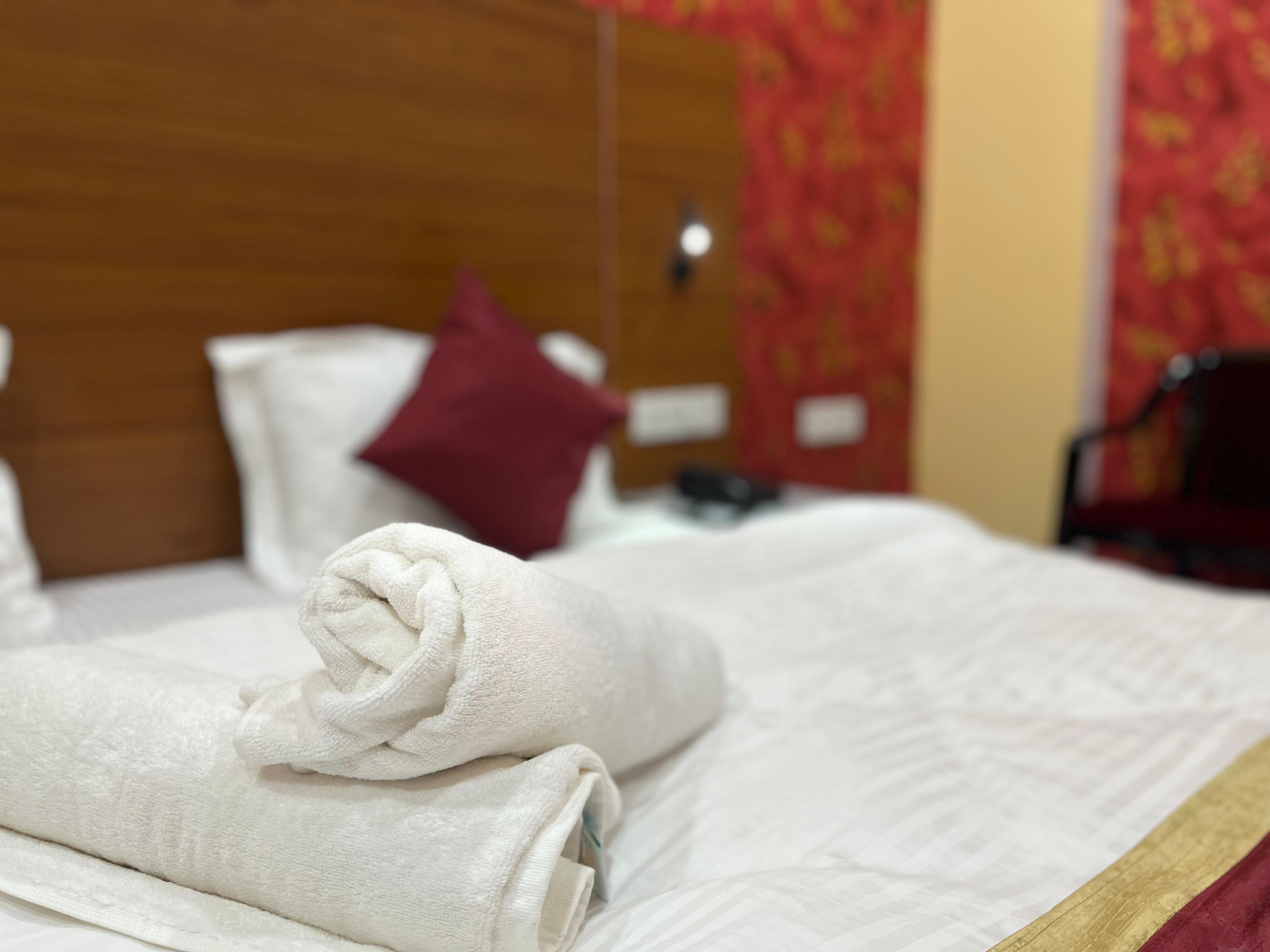 Pushpak Inn | The luxurious Stay - Tap to explore photos