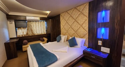 Saibaba International Hotel Room Type - Maharaja Suite