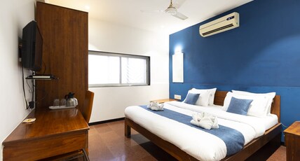 Hotel Q Deck Room Type - Deluxe AC Room