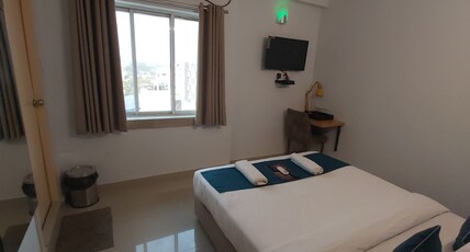 MAYFAIR TOWER Room Type - Premium