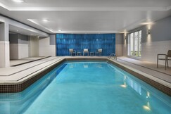 Holiday Inn Express Hotel & Suites Chatham South
