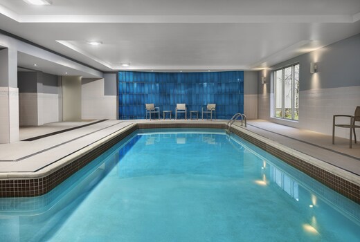 Holiday Inn Express Hotel & Suites Chatham South