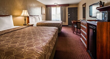 BEST WESTERN EL RENO Room Type - 2 Queen Beds, Non-Smoking, Upstairs, Walk In Shower, Microwave And Refrigerator, Full Breakfast BEST WESTERN EL RENO Room Type - 2 Queen Beds, Non-Smoking, Upstairs, Walk In Shower, Microwave And Refrigerator, Full Breakfast