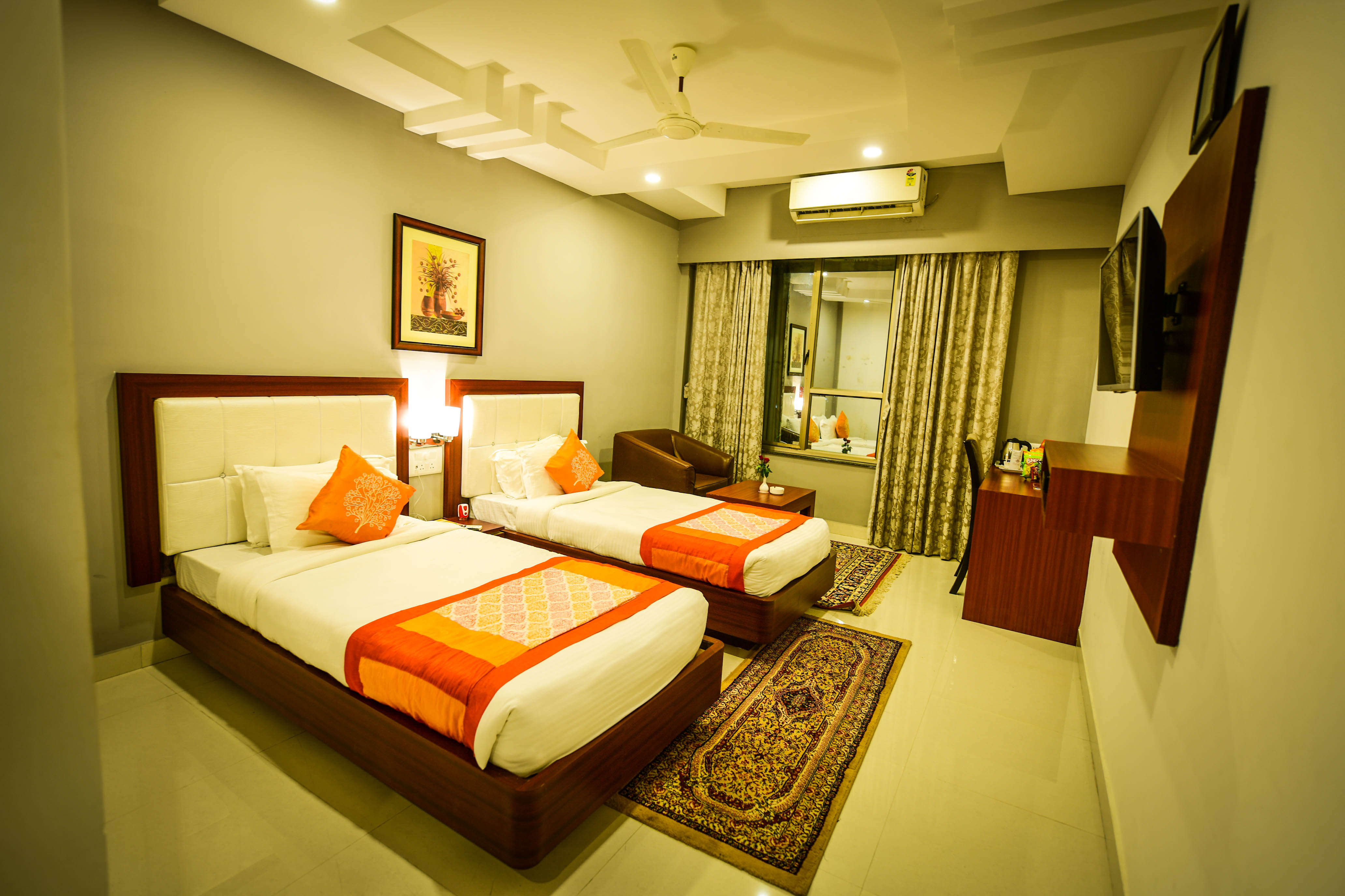 Hotel Suraj Palace - Tap to explore photos