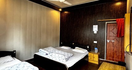 Anushri Lodge And Restaurants Room Type - Double Bedded Deluxe Room