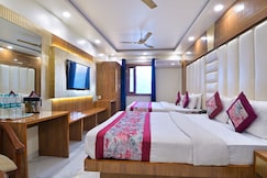 Hotel Glow Inn@3 Mins Walk From NDLS Rail Station