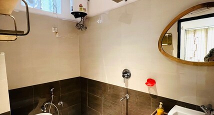 Hopstel Rishikesh Room Type - Standard Double Room With Private Washroom