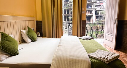 Hotel Vacation Home Room Type - Classic Double-bedroom with View