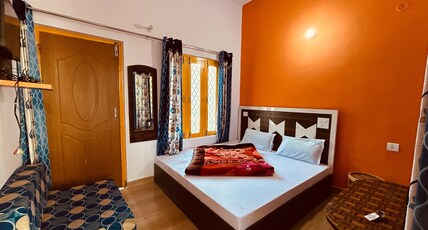 Hotel Shri Hari Room Type - Deluxe Room (Himalayan View)
