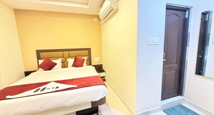 Hotel Suravi Room Type - DELUXE ROOM