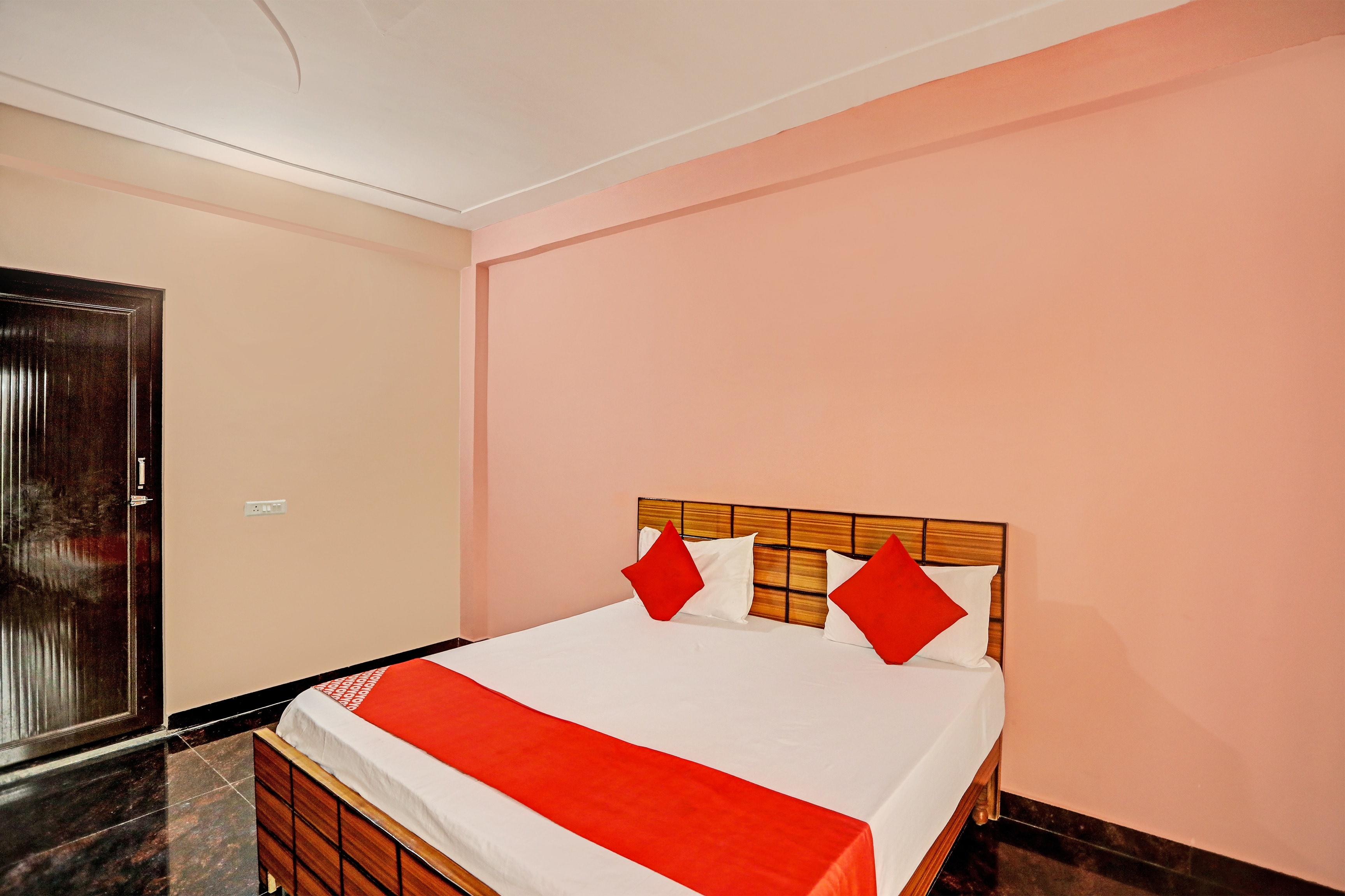 Hotel O Noida Hotel - Tap to explore photos