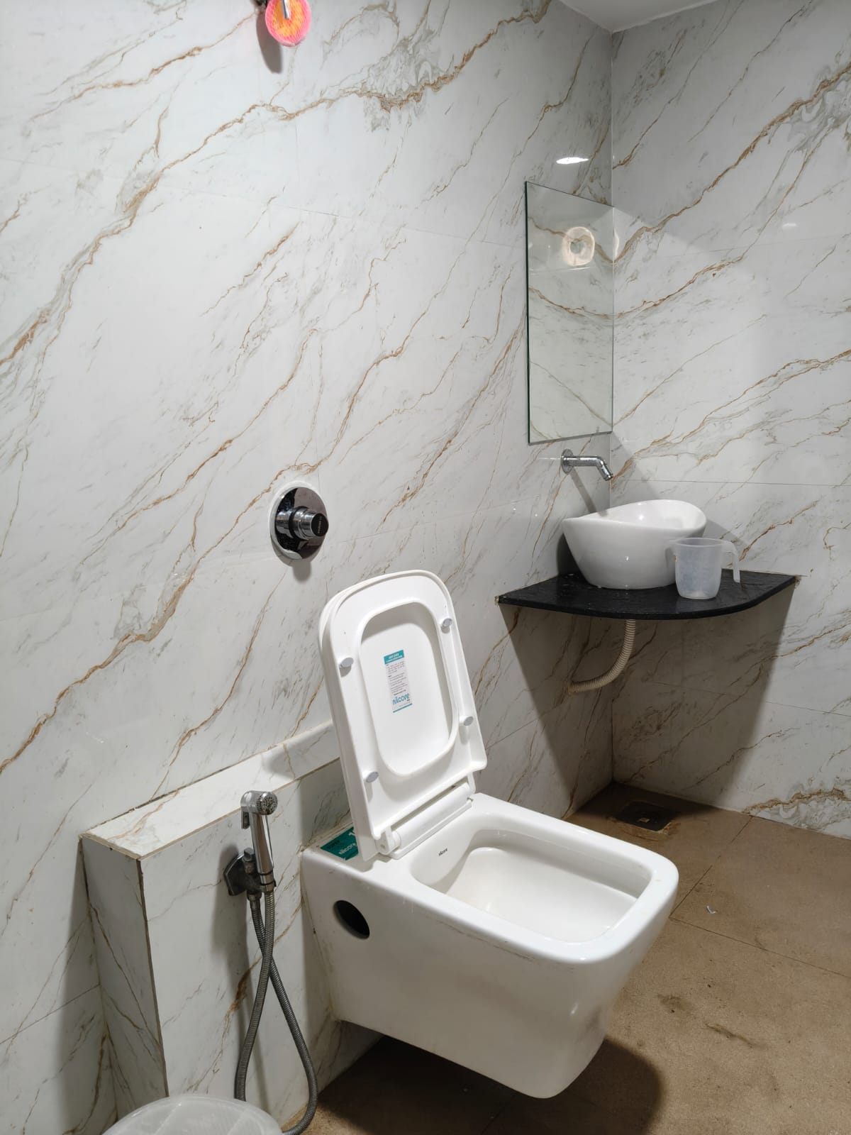 THE GRAVITY HOTEL - Tap to explore photos