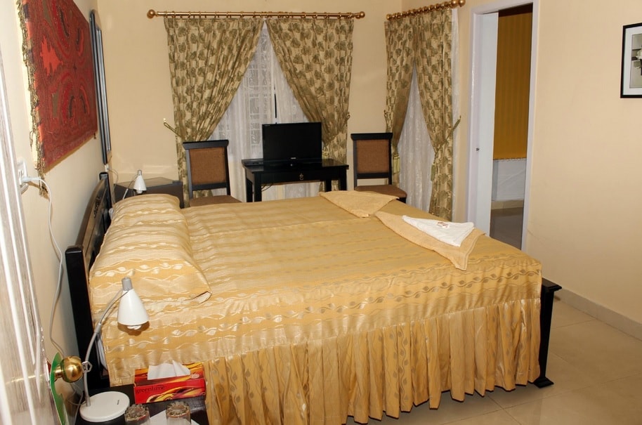 Kumars Mountain View Cottage (23 Kms from Ooty) - Tap to explore photos