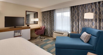 Hampton Inn & Suites by Hilton Pocatello Room Type - 1 KING BED NONSMOKING