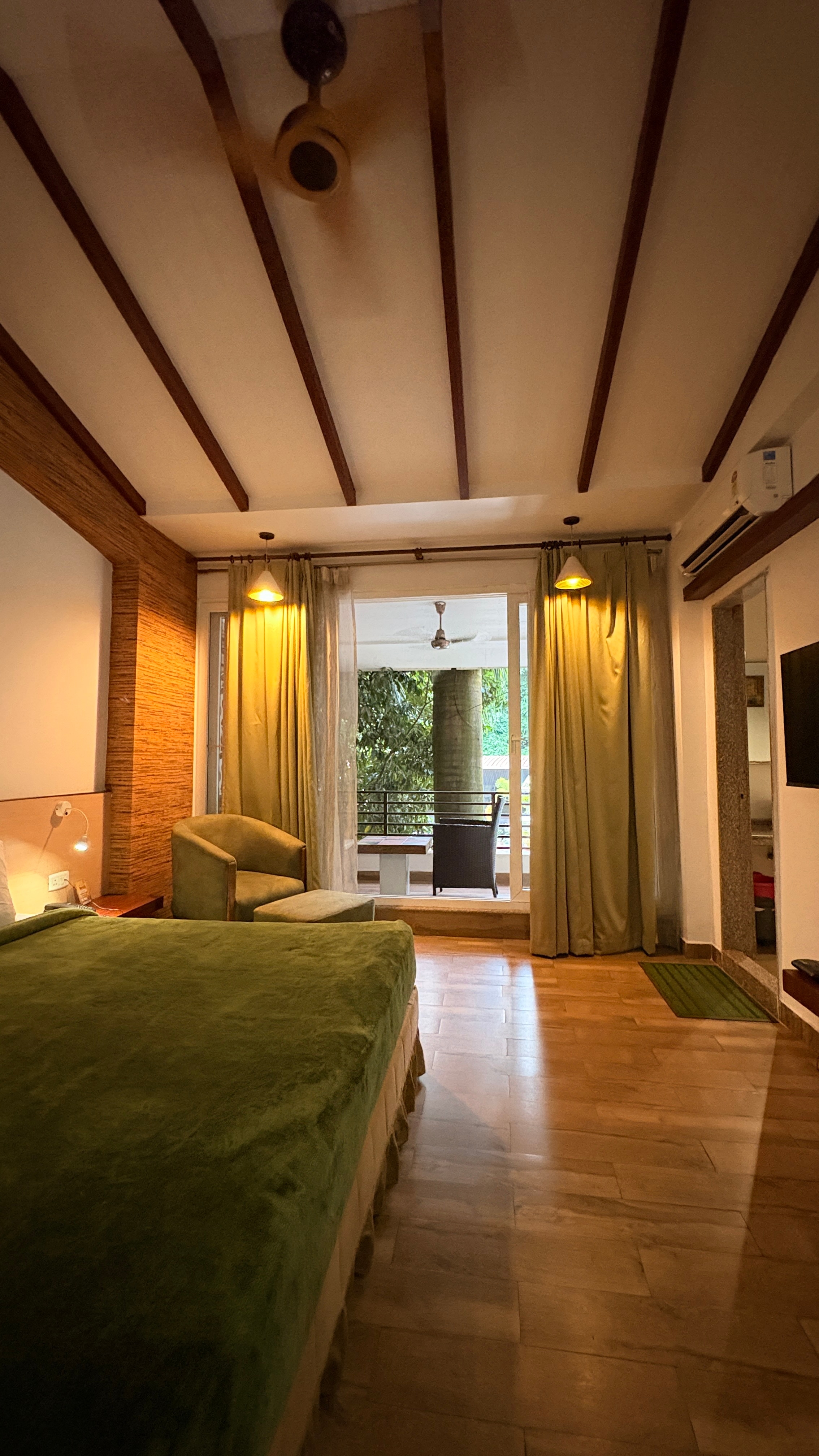 Aarian woods boutique resort - Tap to explore photos