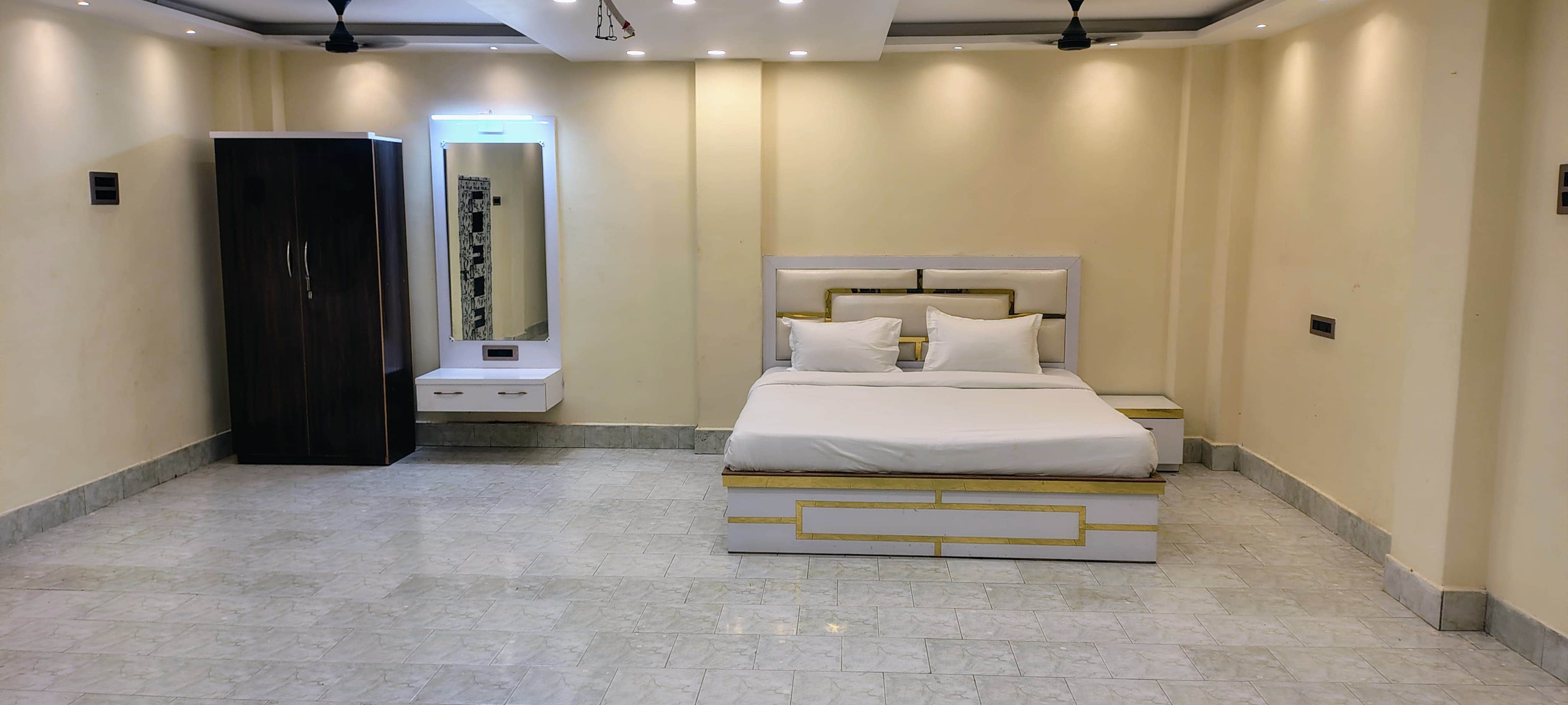 Thevindhyasarthak resort Varansi - Tap to explore photos