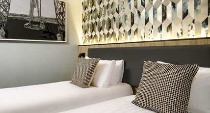 Mercure Newport Hotel Room Type - Classic room with view, 2 single beds